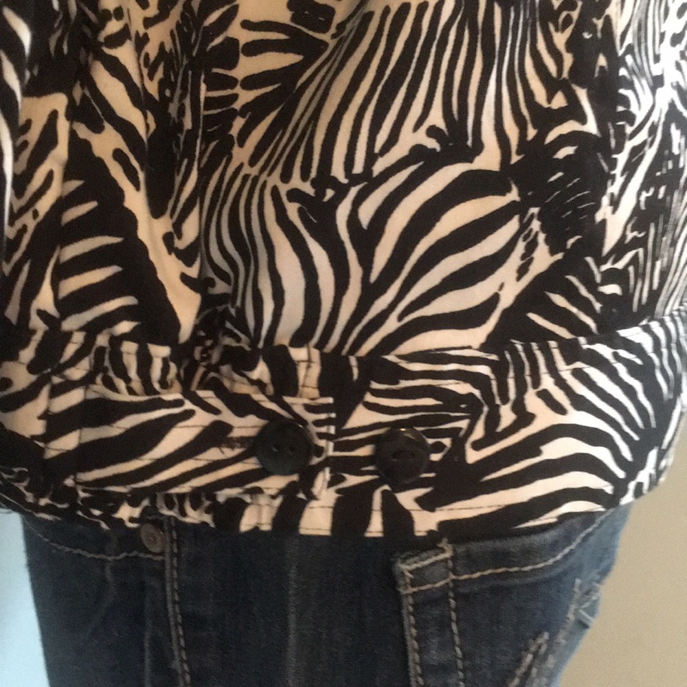 Zebra Print Button Up Jacket - image 5
